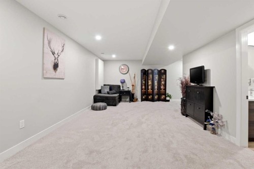 8 Willow Place, Lacombe, AB - Indoor