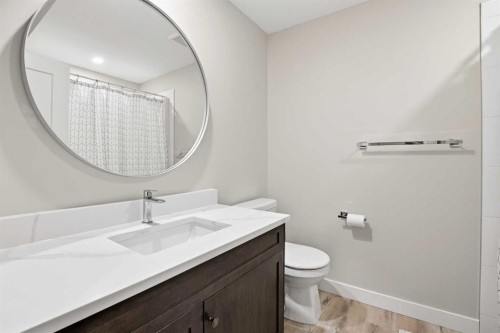 8 Willow Place, Lacombe, AB - Indoor Photo Showing Bathroom