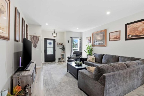 8 Willow Place, Lacombe, AB - Indoor Photo Showing Living Room