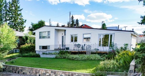 4612 51A Street  Camrose, AB T4V 1T3