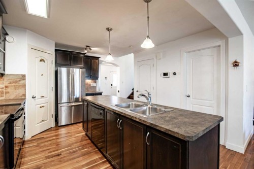 172 Ibbotson Close, Red Deer, AB - Indoor Photo Showing Kitchen With Double Sink With Upgraded Kitchen