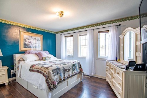 172 Ibbotson Close, Red Deer, AB - Indoor Photo Showing Bedroom