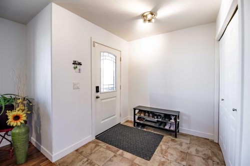172 Ibbotson Close, Red Deer, AB - Indoor Photo Showing Other Room