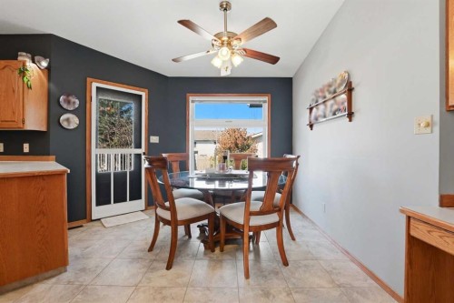 139 Donnelly Crescent, Red Deer, AB - Indoor Photo Showing Dining Room