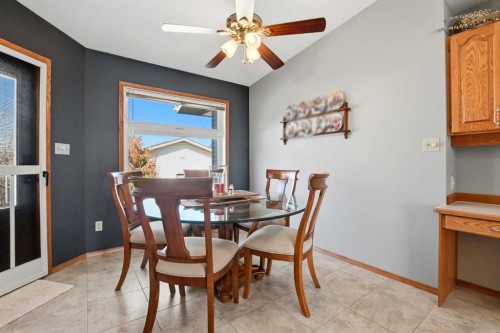 139 Donnelly Crescent, Red Deer, AB - Indoor Photo Showing Dining Room
