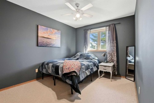 139 Donnelly Crescent, Red Deer, AB - Indoor Photo Showing Bedroom
