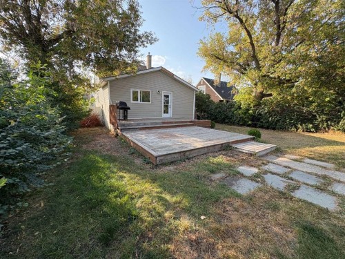 5821 44 Avenue, Red Deer, AB - Outdoor