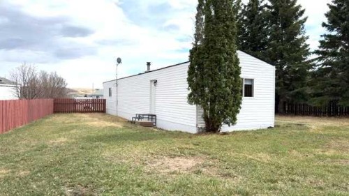 4908 46 Street, Hardisty, AB - Outdoor