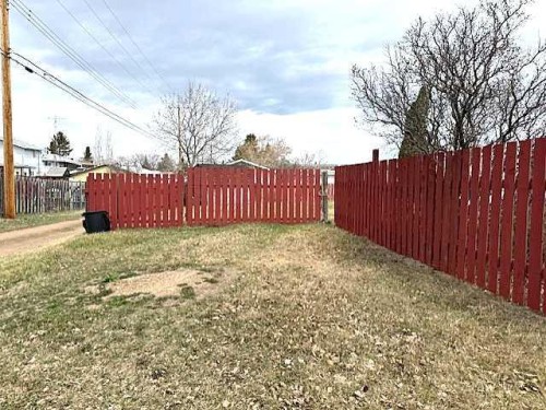 4908 46 Street, Hardisty, AB - Outdoor