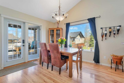 100 Wade Close, Red Deer, AB - Indoor Photo Showing Dining Room
