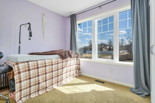100 Wade Close, Red Deer, AB - Indoor Photo Showing Bedroom
