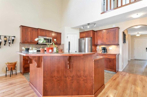 100 Wade Close, Red Deer, AB - Indoor Photo Showing Kitchen