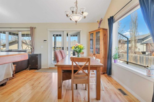 100 Wade Close, Red Deer, AB - Indoor Photo Showing Dining Room