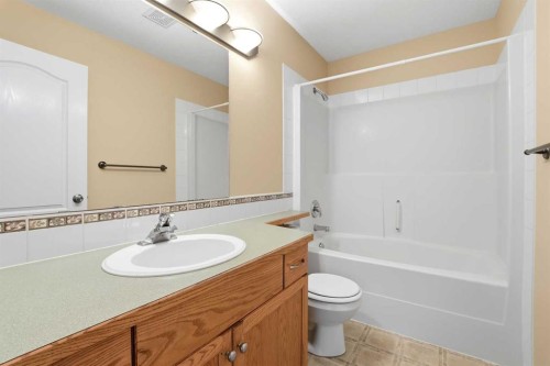 2 Lewis Close, Red Deer, AB - Indoor Photo Showing Bathroom