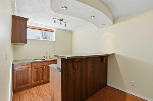 2 Lewis Close, Red Deer, AB - Indoor Photo Showing Other Room