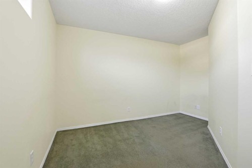2 Lewis Close, Red Deer, AB - Indoor Photo Showing Other Room