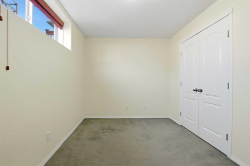 2 Lewis Close, Red Deer, AB - Indoor Photo Showing Other Room