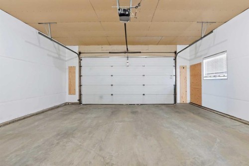 2 Lewis Close, Red Deer, AB - Indoor Photo Showing Garage