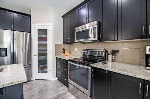 22 Caribou Crescent, Red Deer, AB - Indoor Photo Showing Kitchen With Upgraded Kitchen