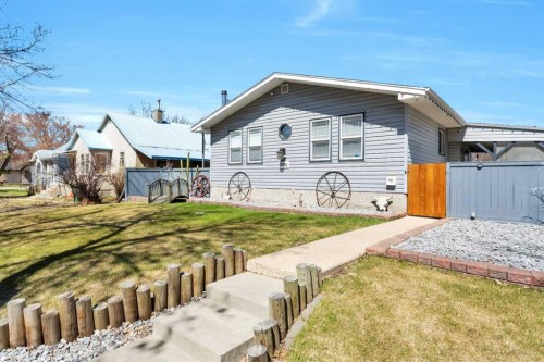 5016 55 Avenue  Ponoka, AB T4J 1H2