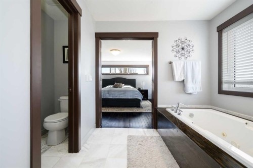 20 Ingle Close, Red Deer, AB - Indoor Photo Showing Bathroom