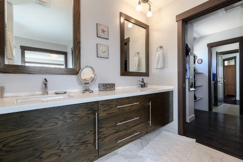 20 Ingle Close, Red Deer, AB - Indoor Photo Showing Bathroom