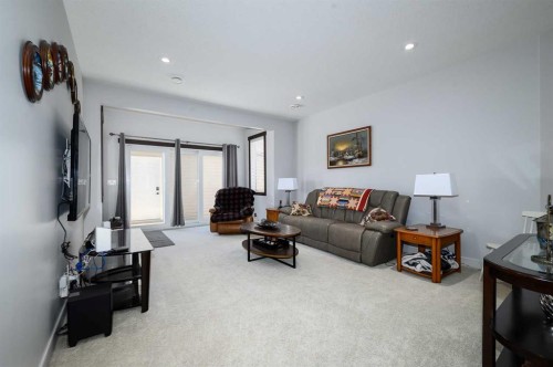 20 Ingle Close, Red Deer, AB - Indoor Photo Showing Living Room