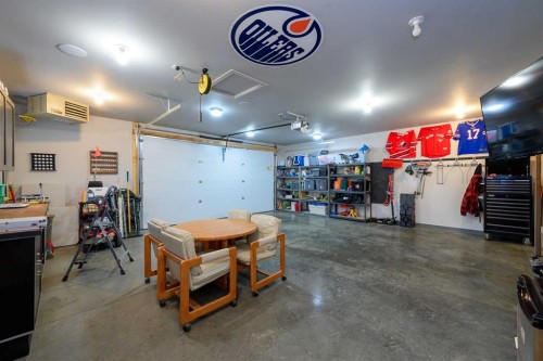 20 Ingle Close, Red Deer, AB - Indoor Photo Showing Garage
