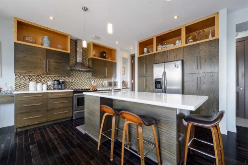 20 Ingle Close, Red Deer, AB - Indoor Photo Showing Kitchen With Upgraded Kitchen