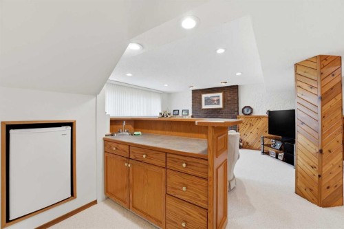 77 Allan Close, Red Deer, AB - Indoor Photo Showing Other Room