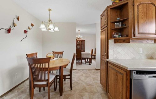77 Allan Close, Red Deer, AB - Indoor Photo Showing Dining Room