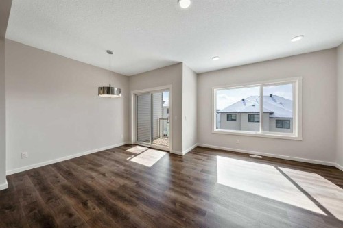366 Heritage Boulevard, Cochrane, AB - Indoor Photo Showing Other Room