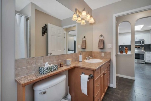 68 Iverson Close, Red Deer, AB - Indoor Photo Showing Bathroom