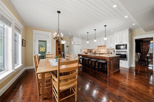 31 Ashley Close, Red Deer, AB - Indoor Photo Showing Dining Room