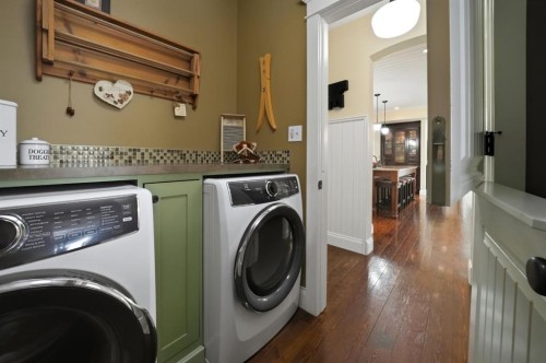 31 Ashley Close, Red Deer, AB - Indoor Photo Showing Laundry Room