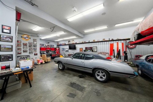 31 Ashley Close, Red Deer, AB - Indoor Photo Showing Garage
