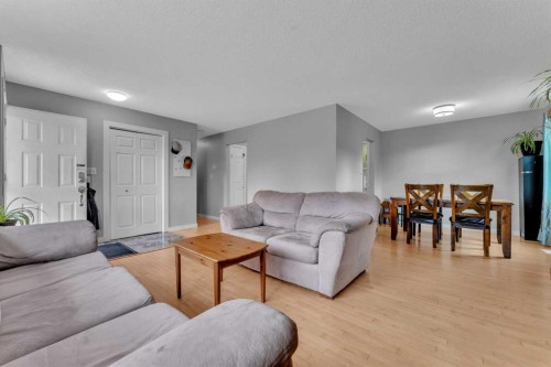 20 Caledonia Drive, Leduc, AB - Indoor Photo Showing Living Room
