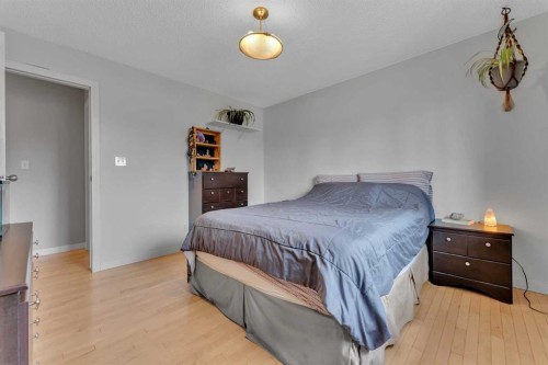 20 Caledonia Drive, Leduc, AB - Indoor Photo Showing Bedroom