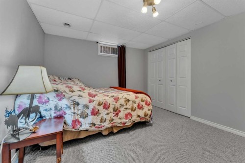 20 Caledonia Drive, Leduc, AB - Indoor Photo Showing Bedroom