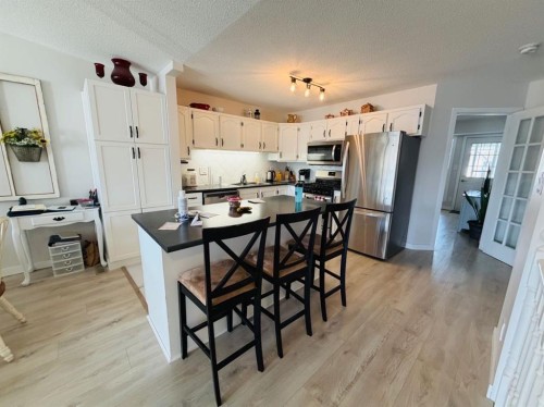4741 49A Avenue, Lacombe, AB - Indoor Photo Showing Kitchen