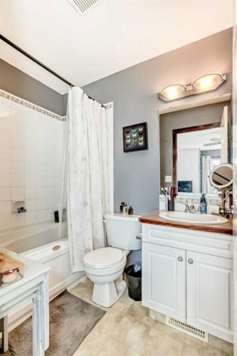 69 Abel Close, Red Deer, AB - Indoor Photo Showing Bathroom