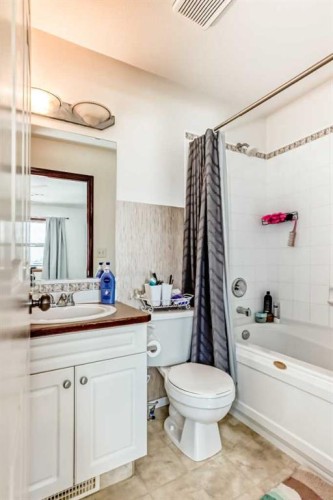 69 Abel Close, Red Deer, AB - Indoor Photo Showing Bathroom