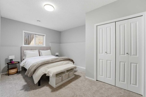 112 Ingle Close, Red Deer, AB - Indoor Photo Showing Bedroom