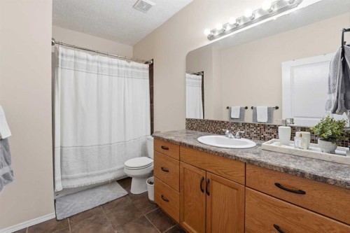 112 Ingle Close, Red Deer, AB - Indoor Photo Showing Bathroom