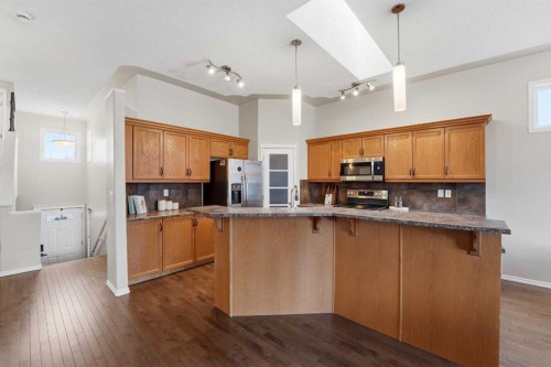 112 Ingle Close, Red Deer, AB - Indoor Photo Showing Kitchen