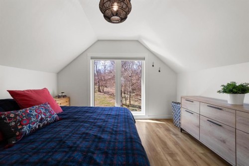 62 Sands Street, Rochon Sands, AB - Indoor Photo Showing Bedroom
