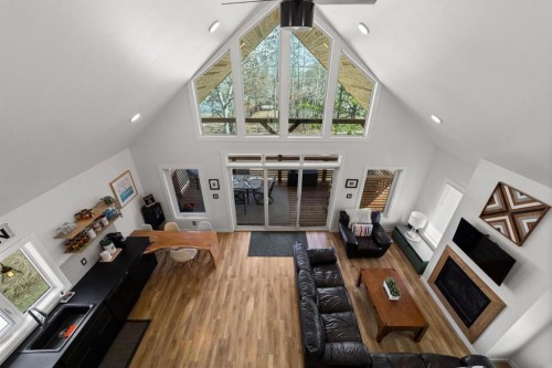 62 Sands Street, Rochon Sands, AB - Indoor Photo Showing Other Room