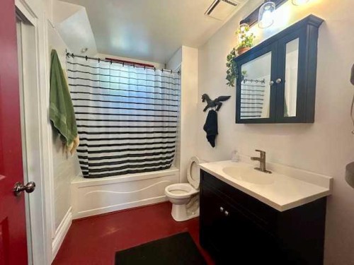 4702 49Th Street, Bashaw, AB - Indoor Photo Showing Bathroom