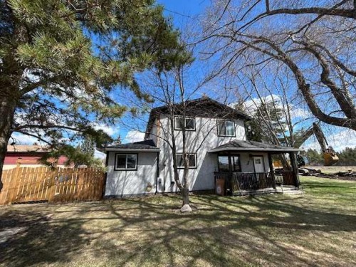4702 49Th Street, Bashaw, AB - Outdoor