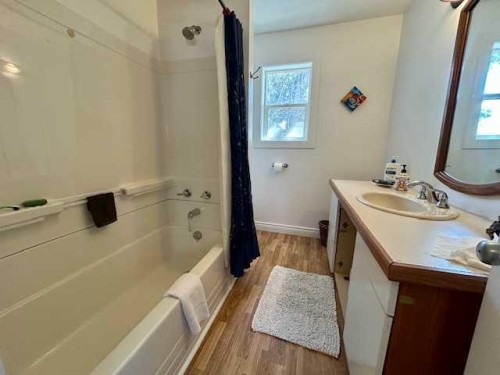 4702 49Th Street, Bashaw, AB - Indoor Photo Showing Bathroom